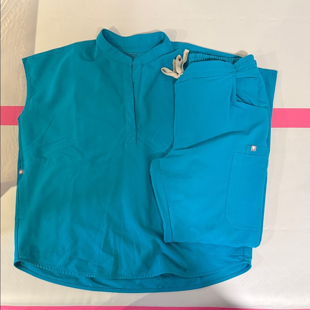 Figs Teal scrub set
